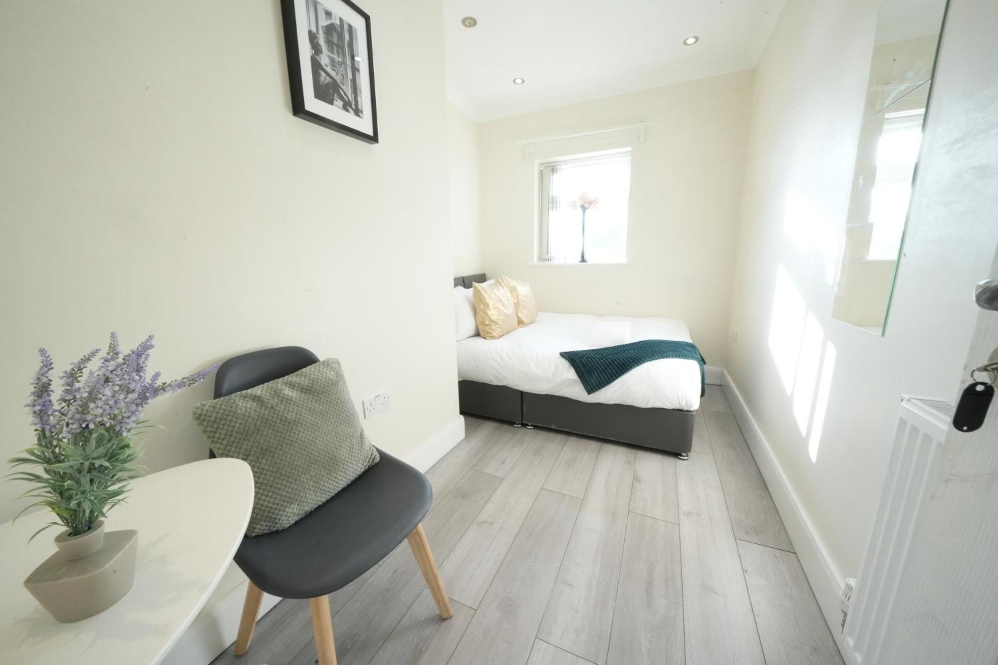 The Close Airport Homestay Harmondsworth