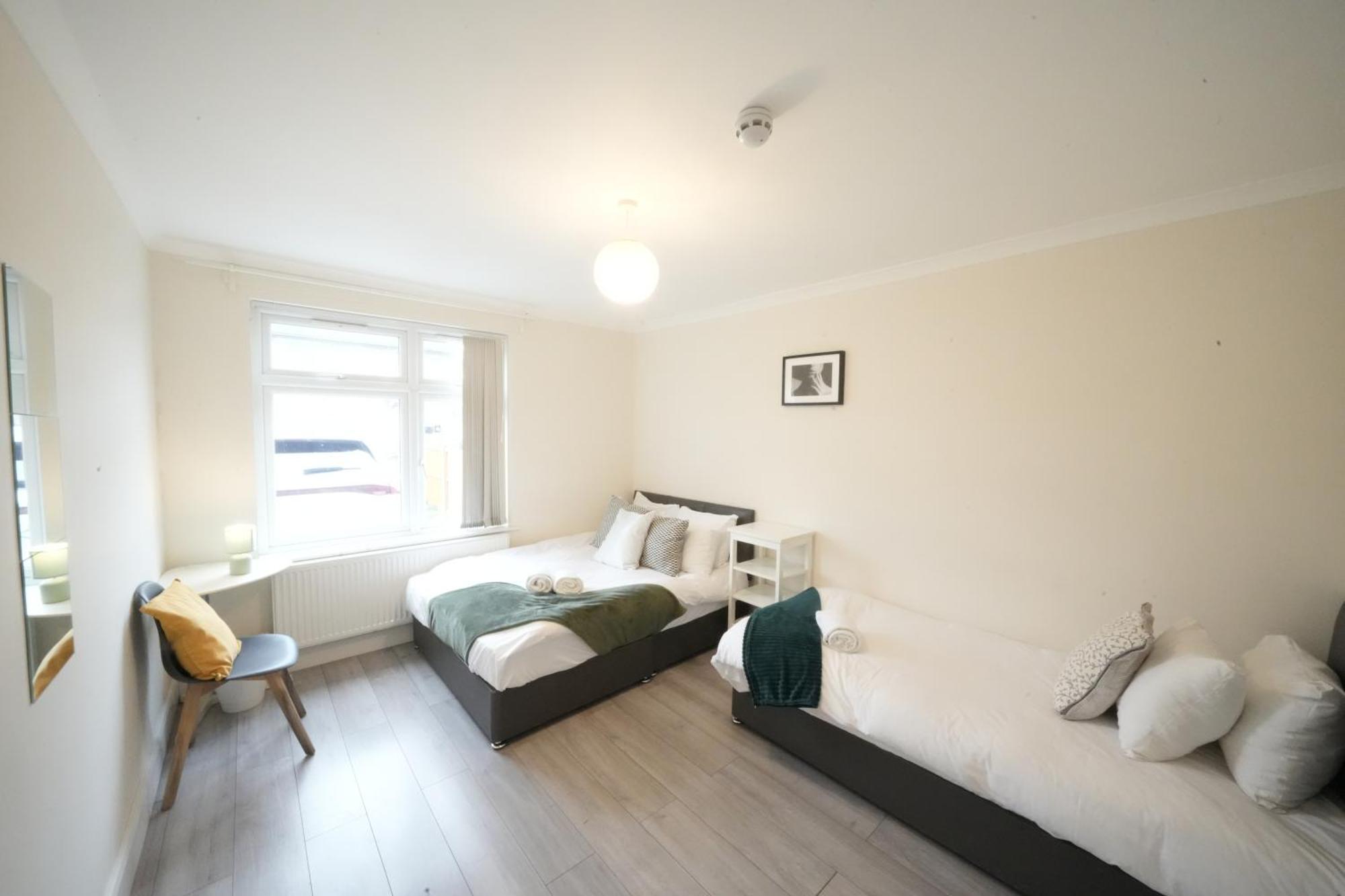 Homestay The Close Airport Harmondsworth